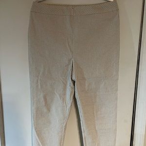 Julee & Leopold. Tan and white checkered pants.